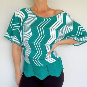 August Silk green white chevron print off-shoulder sweater top size medium